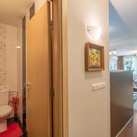 Serdica Center - 3 Berdoom Cosy * Σόφια