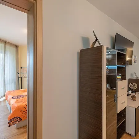 Serdica Center - 3 Berdoom Cosy Διαμέρισμα *