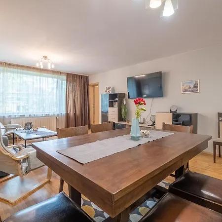 Serdica Center - 3 Berdoom Cosy 아파트 소피아
