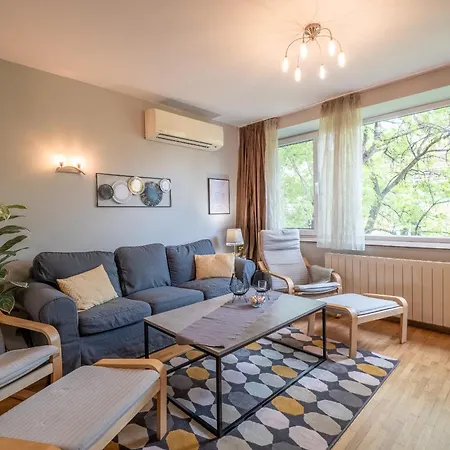 Serdica Center - 3 Berdoom Cosy Apartment Sofia