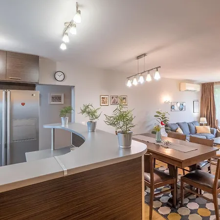 아파트 Serdica Center - 3 Berdoom Cosy 소피아