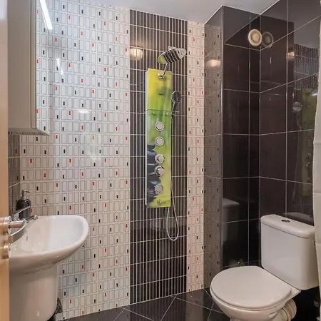 Serdica Center - 3 Berdoom Cosy Apartment Sofia