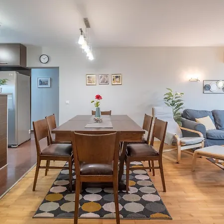 Serdica Center - 3 Berdoom Cosy